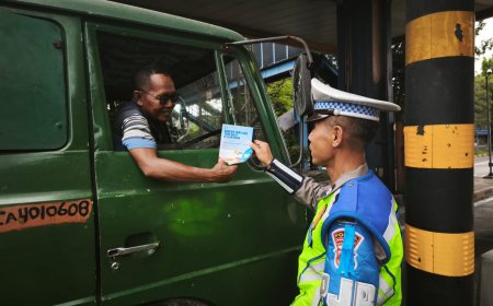 Operasi Keselamatan Semeru 2026 Ditlantas Polda Jatim Tertibkan Penggunaan Lajur Jalan Tol   
