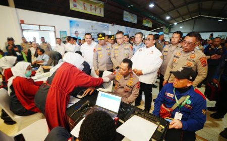 Kapolri Berbaur dengan Buruh di HUT KSPSI ke-53 dan Donor Darah