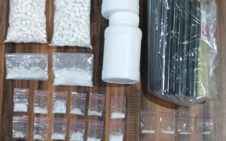 Polrestabes Surabaya Amankan 2 Tersangka Pengedar Narkoba,109gr Sabu dan 2.000 Pil LL Disita