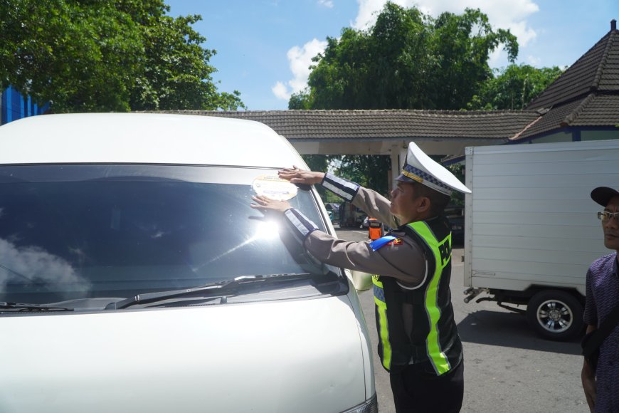 Melalui Polantas Menyapa, Polres Malang Kampanyekan Kesadaran Berlalu Lintas di OPS Keselamatan Semeru