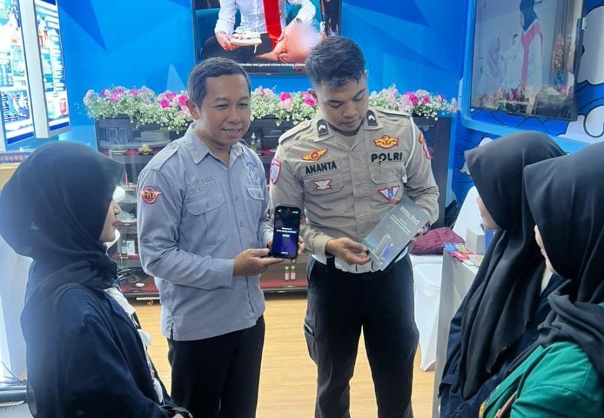 Korlantas Polri Hadirkan ETLE Mobile Handheld di Kampung Hukum 2026