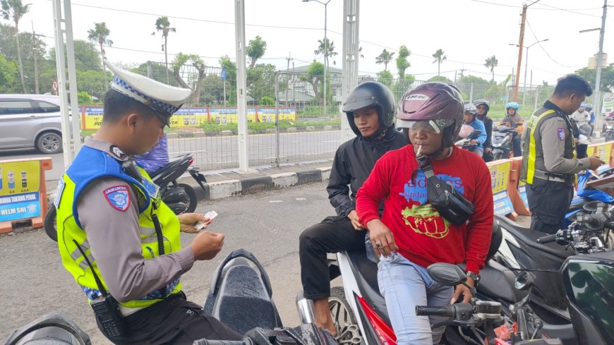Polres Pelabuhan Tanjungperak Perketat Pengawasan Lalu Lintas di Suramadu