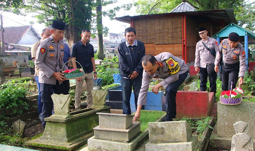 Jelang Ramadan 1447 H, Kapolresta Malang Kota Ziarah ke Makam Korban Kanjuruhan