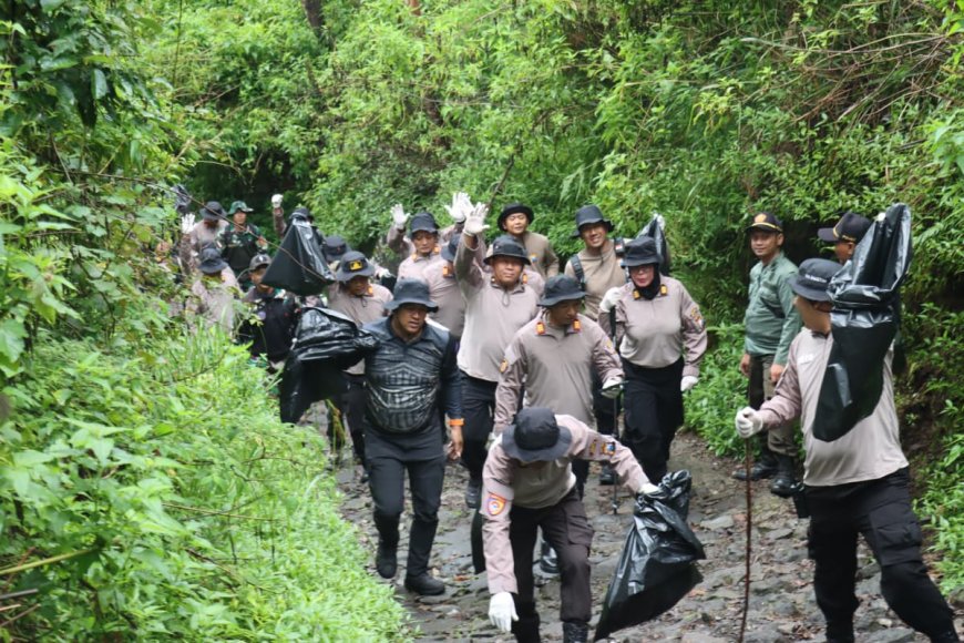 Gerakan Indonesia ASRI, Polres Magetan Korve di Jalur Pendakian Gunung Lawu