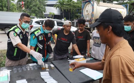 Jelang Mudik, Polisi Tes Urine Pengemudi Angkutan