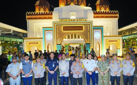 Tinjau Stasiun Tugu DIY, Kapolri Pastikan Kesiapan Petugas Layani Pemudik