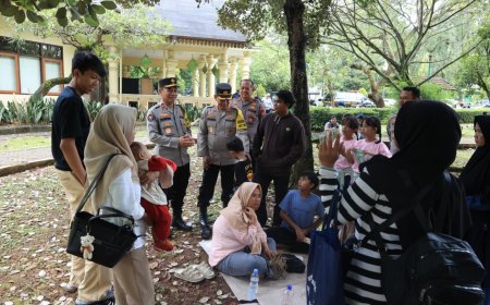Tinjau Kawasan Wisata Ragunan, Polri Pastikan Keselamatan dan Kenyaman Masyarakat Saat Libur Lebaran 