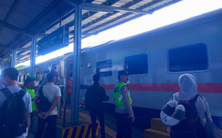 Puncak Arus Balik Lebaran Polres Malang Tingkatkan Pengamanan di Stasiun dan Terminal