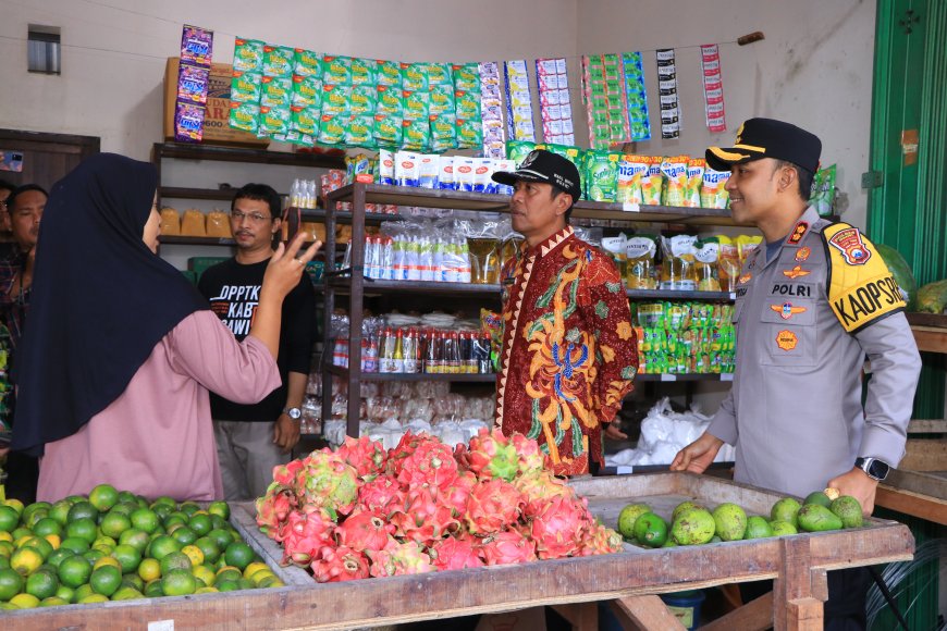 Polres Ngawi Bersama Pemkab Cek Harga Sembako