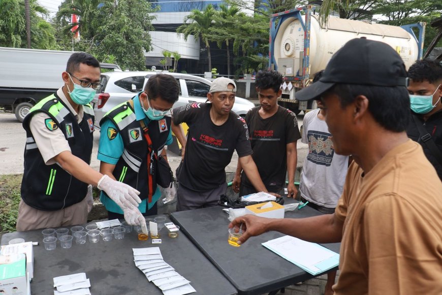 Jelang Mudik Lebaran, Sopir Bus dan Truk Dites Urine