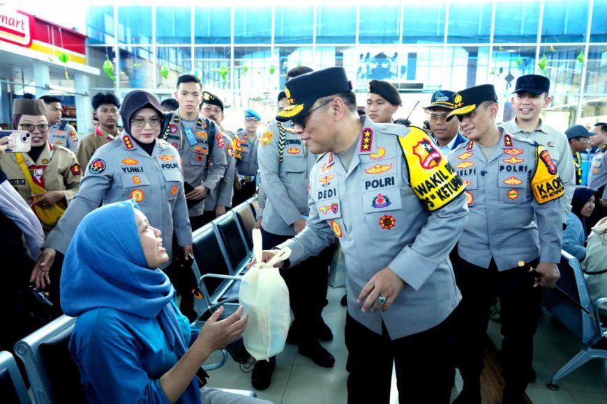 Wakapolri Tinjau Langsung Arus Mudik, Merak-Bakauheni Terkendali
