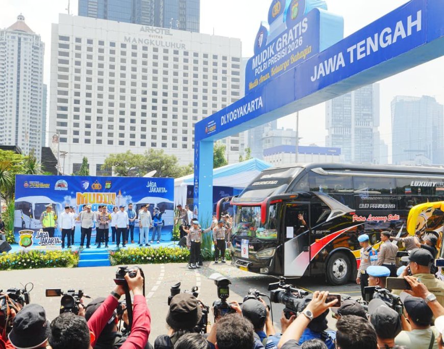 Mudik Gratis Polri Mulai Diberangkatkan, Kapolri Cek Kesiapan Sopir dan Kendaraan
