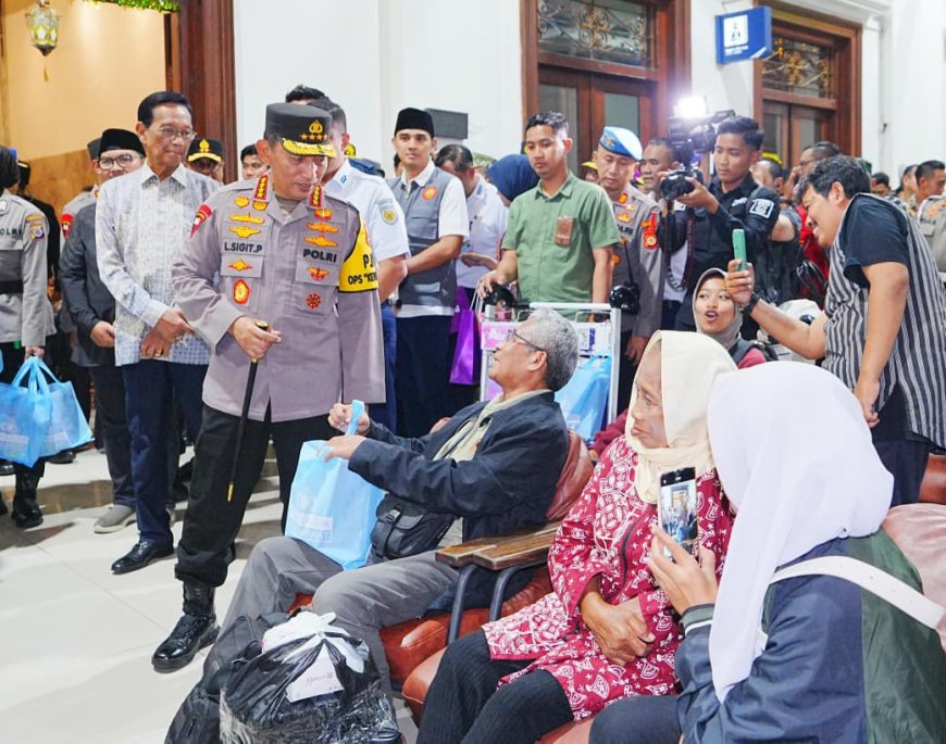 Kapolri Datangi Stasiun Tugu, Pastikan Puncak Arus Mudik Aman dan Nyaman