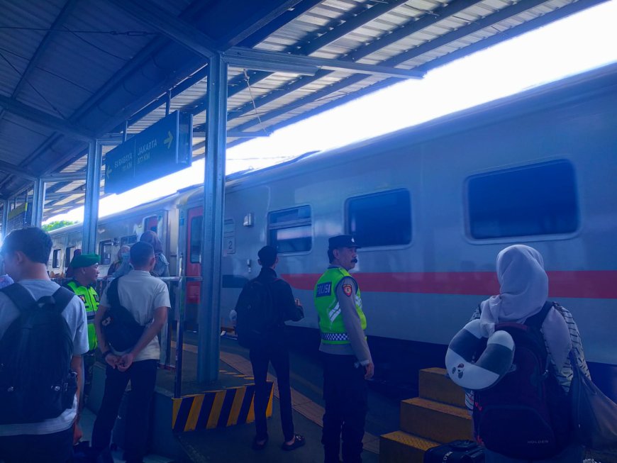 Polres Malang Intensifkan Pengamanan di Stasiun dan Terminal saat Arus Balik