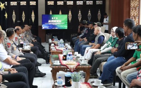 Kapolda Jatim Mediasi Aremania-Bonek, Sepakat Jaga Persaudaraan