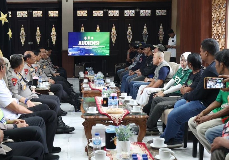 Kapolda Jatim Mediasi Aremania-Bonek, Sepakat Jaga Persaudaraan