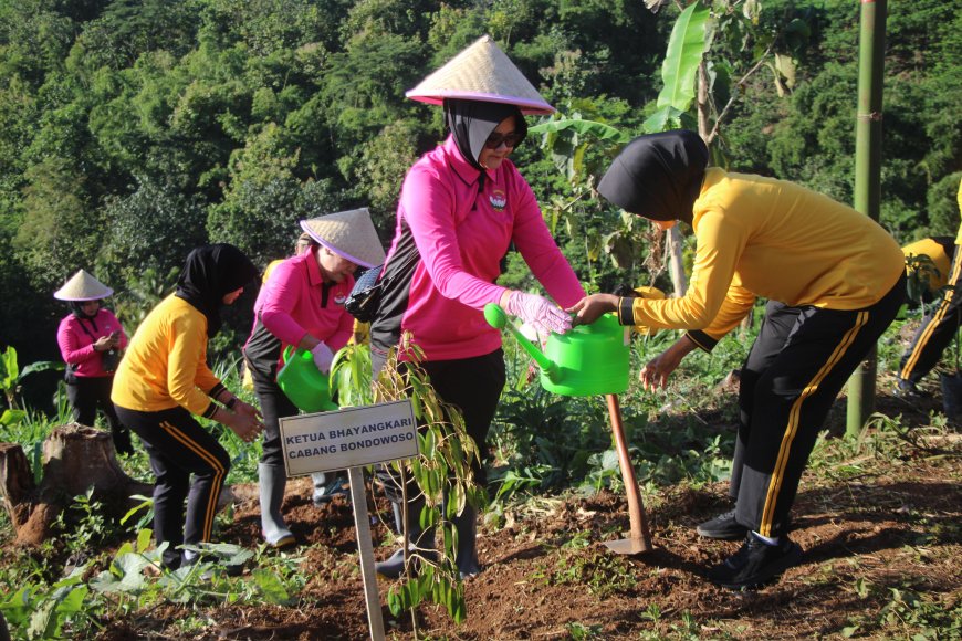 Gerakan Tanam Pohon Perkuat Kepedulian Alam di Bondowoso